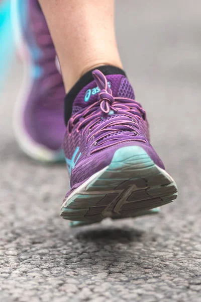 Bacaklar ve ayaklar Stokholm Maratonu, closeup — Stok fotoğraf