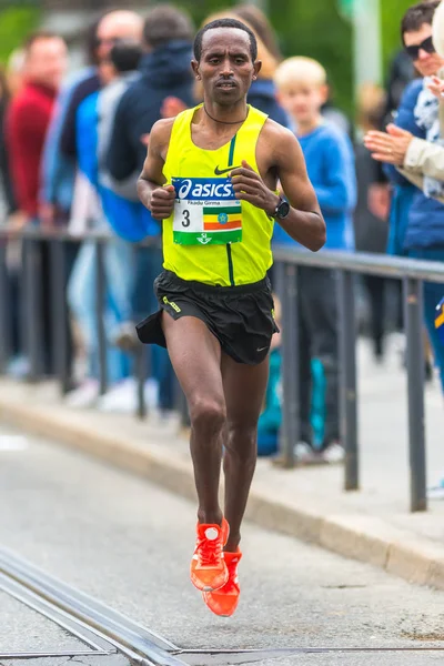 Fikadu Girma (ETH) at the Stockholm Marathon — Stock Photo, Image