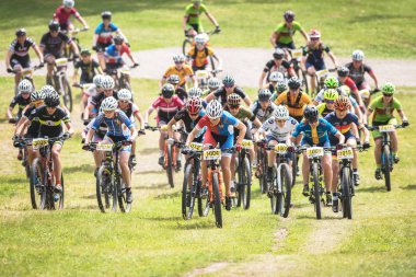 Kadın elit BBES25AK olay fo döngüde Lida başlangıcı