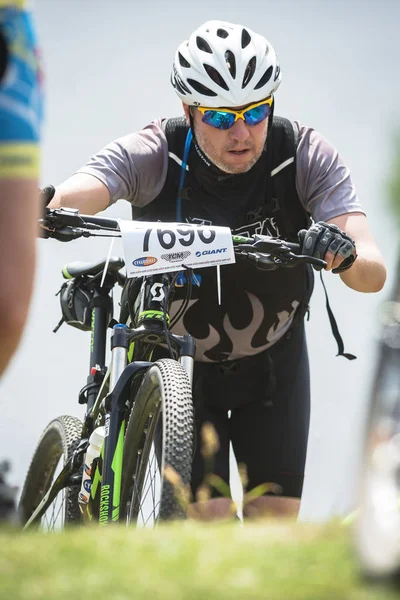 Start zdarzenie mountainbike Lida pętli w lasach poza — Zdjęcie stockowe