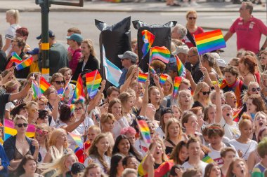 Gurur geçit töreninde mutlu p genç katılımcıların Stockholm