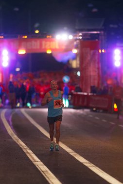 Gece yarısı çalıştırmak veya Midnattsloppe ısınma ve başlangıç önce