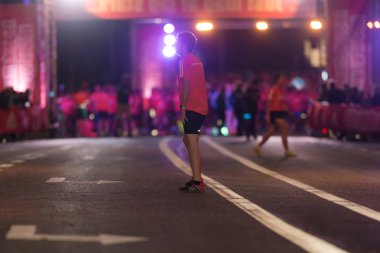 Gece yarısı çalıştırmak veya Midnattsloppe ısınma ve başlangıç önce