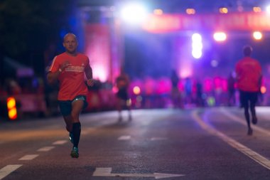 Gece yarısı çalıştırmak veya Midnattsloppe ısınma ve başlangıç önce