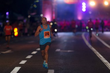 Gece yarısı çalıştırmak veya Midnattsloppe ısınma ve başlangıç önce