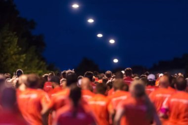 Gece yarısı çalıştırmak ya da Midnattsloppet Stockholm sokaklarında