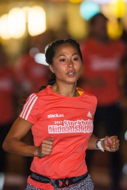 Gece yarısı çalıştırmak ya da Midnattsloppet Stockholm sokaklarında