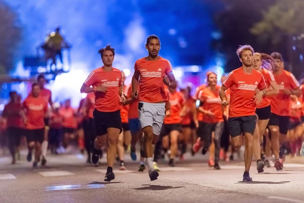 Corsa di mezzanotte o Midnattsloppet per le strade di Stoccolma — Foto Stock