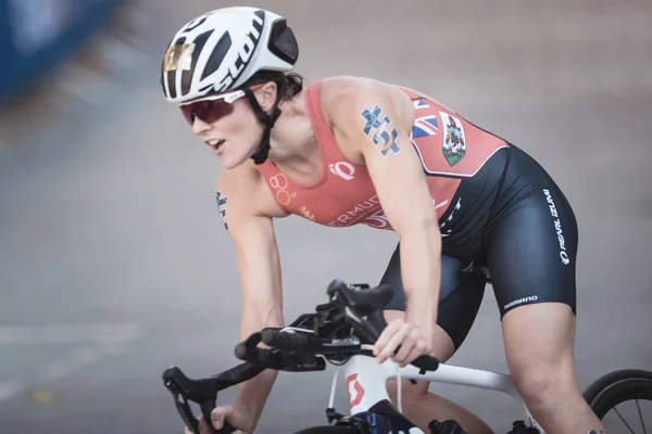 Zbliżenie z Flora Duffy (Ber) jazda na rowerze w odzież, Itu triathlon — Zdjęcie stockowe