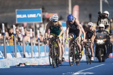 Kovalayan grup kadın ITU triatlon serisi Bisiklete binme