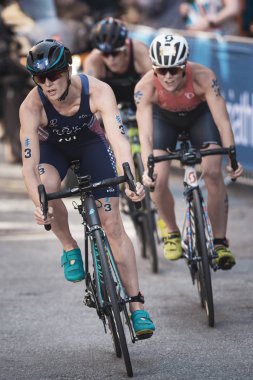 Gruba liderlik Katie Zaferes (ABD) tarafından kadın Bisiklete binme ben