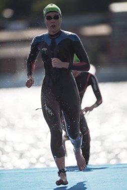 Kadın triatlon yüzmek, İTÜ dünya triathlo, ikinci tur
