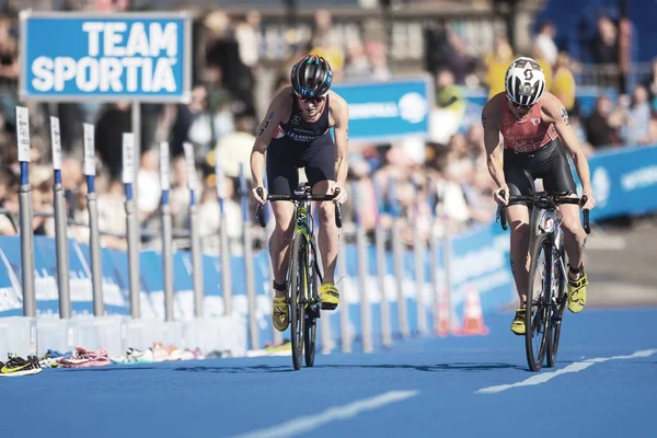 Liderleri Flora Duffy (Ber) ve Jessica Learmouth (Gbr), wom