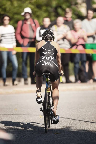 Yuko Takahashi (JPN) dans la zone de transition entre le nageur — Photo