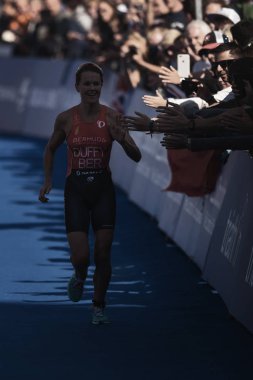 Kazanan Flora Bitiş alanına c ile çalışan Duffy (Ber)