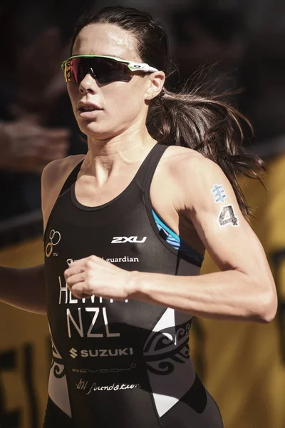 Closup di Andrea Hewitt (NZL) in corsa alle donne ITU triathlo — Foto Stock