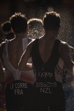 Geri Ryan sissons (NZL) üzerinde su istasyonu çalışan yalak