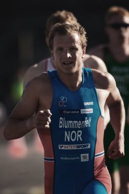 Kristian Blummenfelt (Nor) yalak eski sokaklarında çalışan