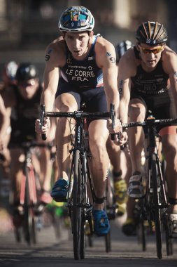 Triathletes Bisiklet yol Pierre Le Corre (Fr tarafından önde gelen grup
