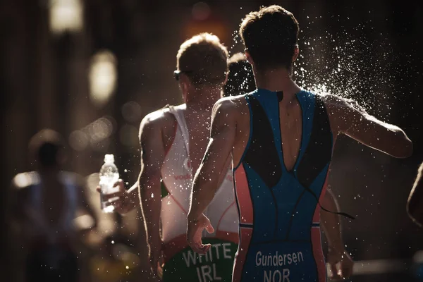 Gundersen arkası (ne) ve beyaz (IRL) yalak akan suyun