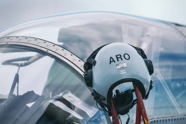 AJS 37 Viggen en la exhibición aérea en el aeropuerto de Orebro —  Fotos de Stock