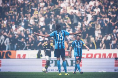 AIK ve DIF Al için arasında futbol derby, Jonas Olsson (DIF)