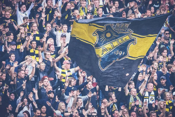 Fans AIK pada derby sepak bola antara AIK dan DIF di Allsvenskan — Stok Foto