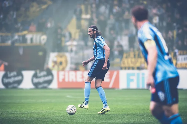 Jonas Olsson (DIF) en el derby de fútbol entre AIK y DIF en Al — Foto de Stock