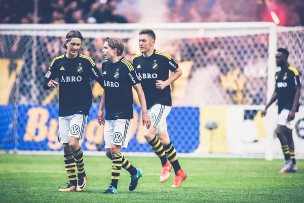 Derby de fútbol entre AIK y DIF en Allsvenskan — Foto de Stock