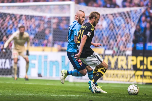 Daniel Sundgren (AIK) en el derby de fútbol entre AIK y DIF en — Foto de Stock