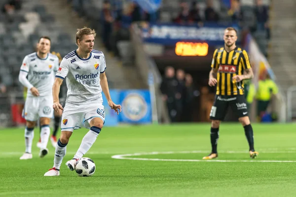 DIF-speler met de bal op de Swedish cup kwartfinale autoriteite — Stockfoto