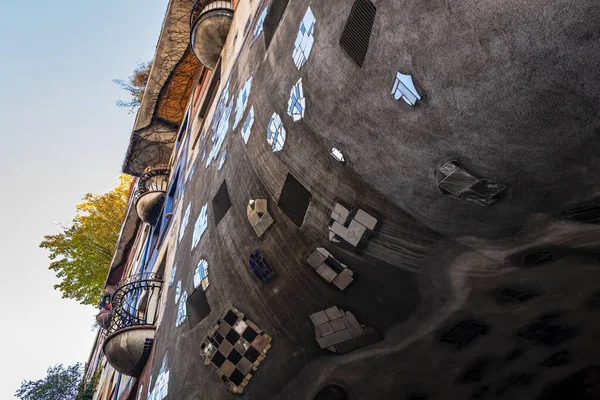 Λεπτομέρεια ενός σπιτιού Hundertwasser, Hundertwasserhaus — Φωτογραφία Αρχείου