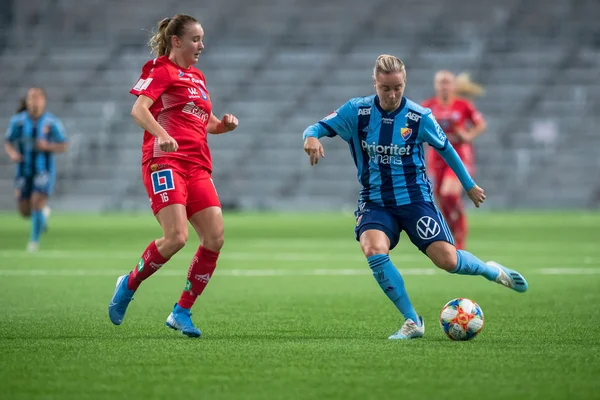 Amistoso partido de fútbol entre Djurgarden IF y Linkoping FC en T —  Fotos de Stock