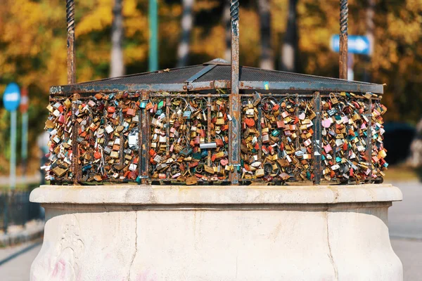 Vienne Autriche Octobre 2019 Des Cadenas Amour Autour Puits Clôturé — Photo