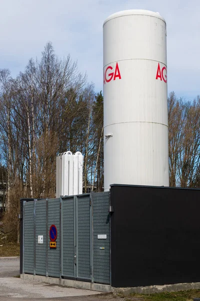 Hudddinge Zweden April 2020 Grote Zuurstoftanks Buiten Het Huddinge Ziekenhuis Rechtenvrije Stockfoto's