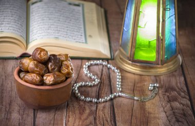 Ramazan ayini İslam geleneksel öğeleri