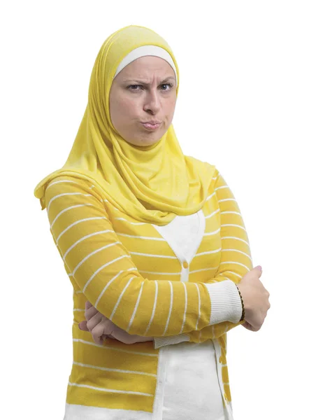 Wütende Araberin mit ungläubigen Gefühlen isoliert auf weiß — Stockfoto