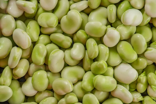 Geöffnete geschälte grüne Sojabohnen Hintergrund — Stockfoto