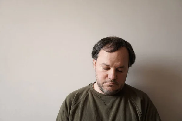 Depressiver Mann in seinen Vierzigern — Stockfoto