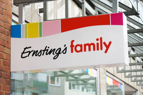 Ernstings Familie Marke Logo Zeichen — Stockfoto