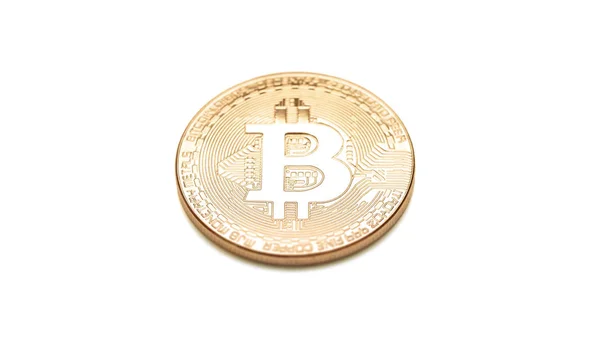 白い背景の bitcoin cryptocurrency 物理的なコイン — ストック写真