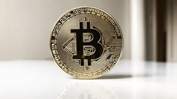 Bitcoin cryptocurrency 物理的なコイン — ストック写真