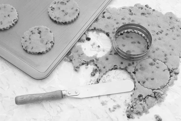 Baking chocolate chip cookies — Stock Photo, Image