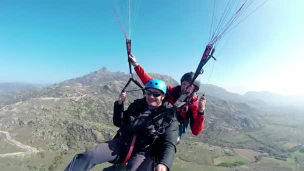Prilep Macedonië Circa Vbo 2017 Tandem Paragliding Bergen Overdag — Stockvideo