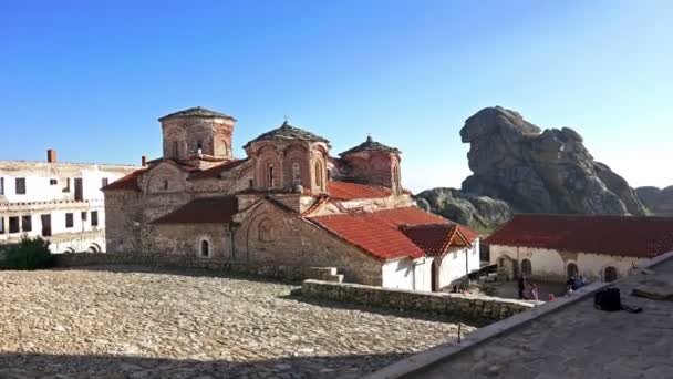 Vista Mosteiro Treskavec Sob Fundo Azul Céu — Vídeo de Stock