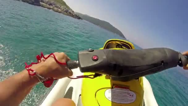 Korfu Griechenland August 2014 Mann Fährt Urlaub Auf Jetski — Stockvideo