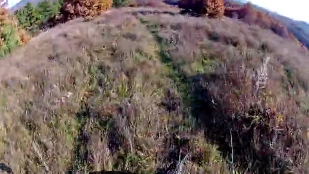 Vista Montanha Andando Bicicleta Outono — Vídeo de Stock