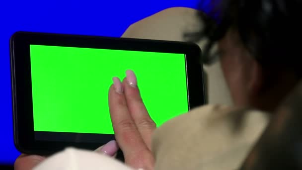 Business Woman Using Tablet Touchscreen Chroma Key Close Fingers Make — Vídeo de Stock