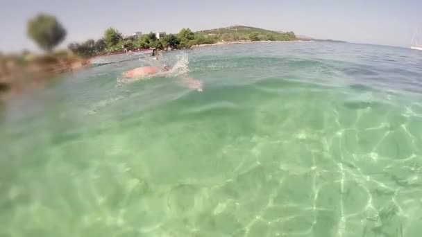 Sualtı Serbest Gezinme Yavaş Yüzme Swimer Görünümünü — Stok video