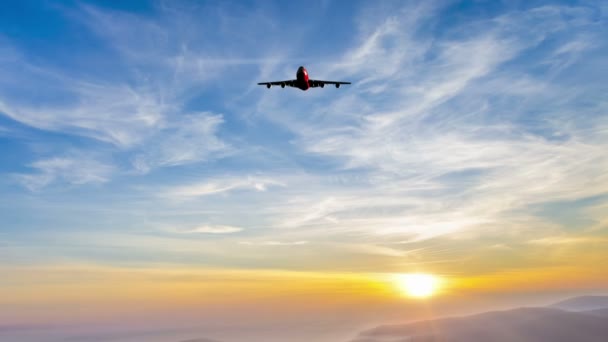 Zoom Avião Pousando Céu Por Sol — Vídeo de Stock